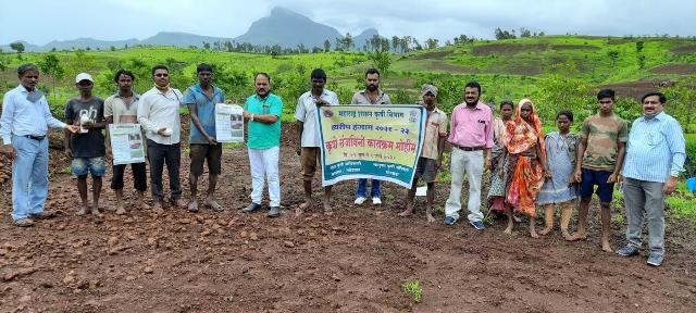 कृषि संजीवनी मोहिमेअंतर्गत शेतकऱ्यांना मार्गदर्शन