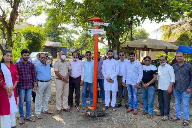 वाढत्या गुन्ह्यांची सोडवणूक ह्वावी यासाठी रस्त्यावर बसवले अद्यावत सीसीटीव्ही कॅमरे