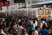 मुंबई मध्ये रेल्वे प्लॅटफॉर्म टिकिटच्या दरात वाढ