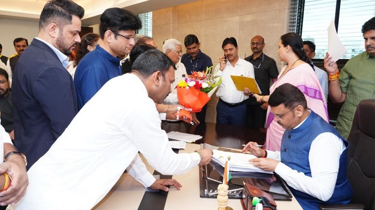 पालघर जिल्ह्यातल्या वसईतील पासपोर्टची क्षमता वाढवावी