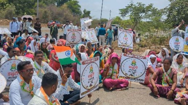 “२४ तासांची गुलामी नको”, पालघरमध्ये रुग्णवाहिका चालकांचे घड्याळ आंदोलन